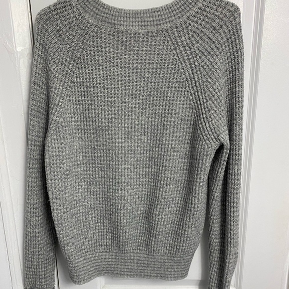 Soft grey sweater - Picture 2 of 3